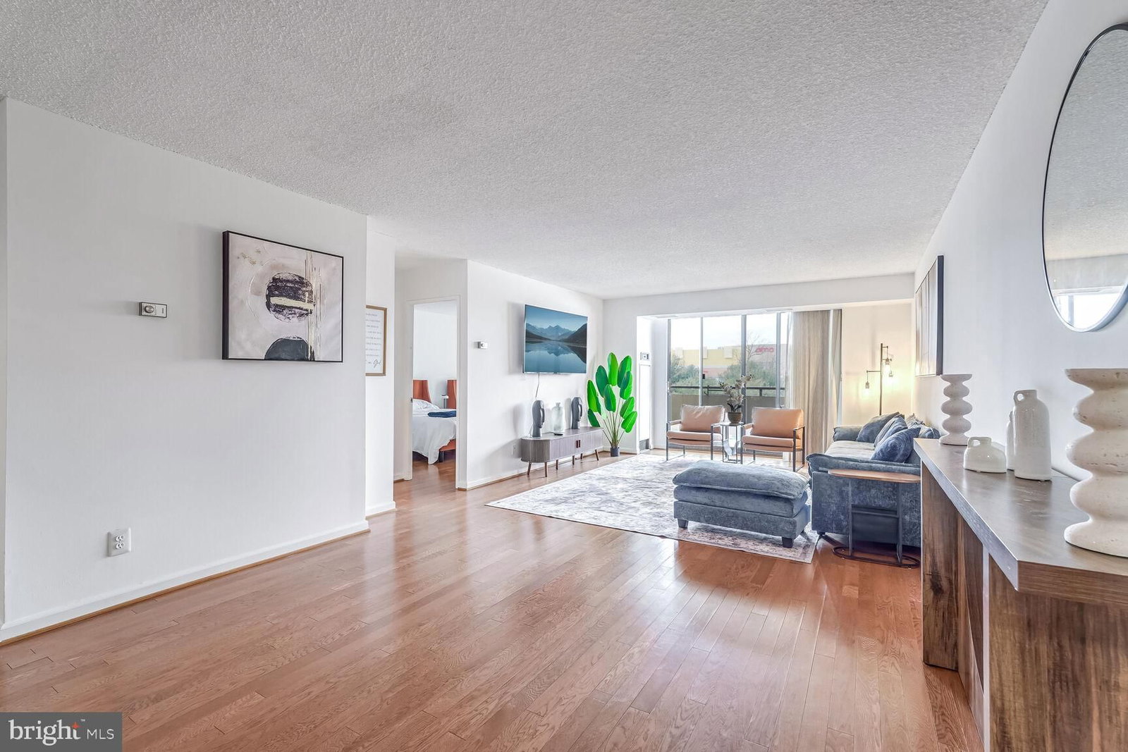 1800 OLD MEADOW ROAD #904 photograph