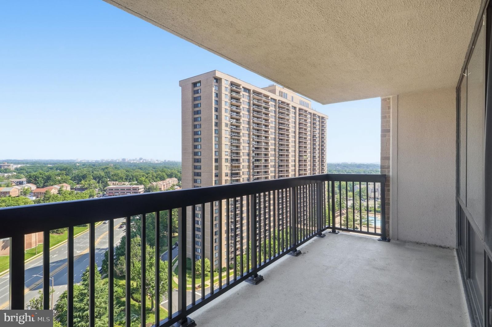3709 S GEORGE MASON DR, FALLS CHURCH 22041, VA
