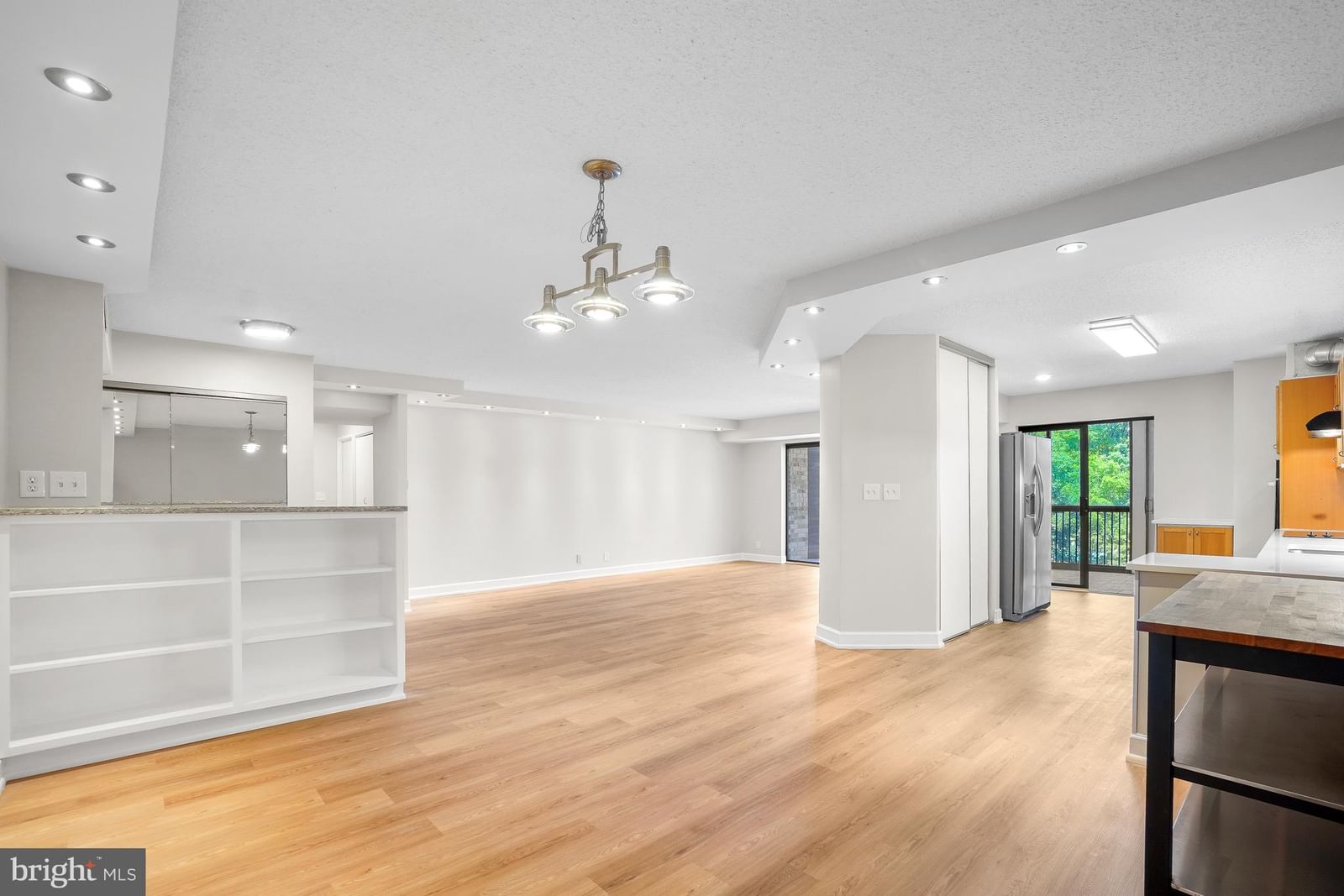 5904 MOUNT EAGLE DR, ALEXANDRIA 22303, VA