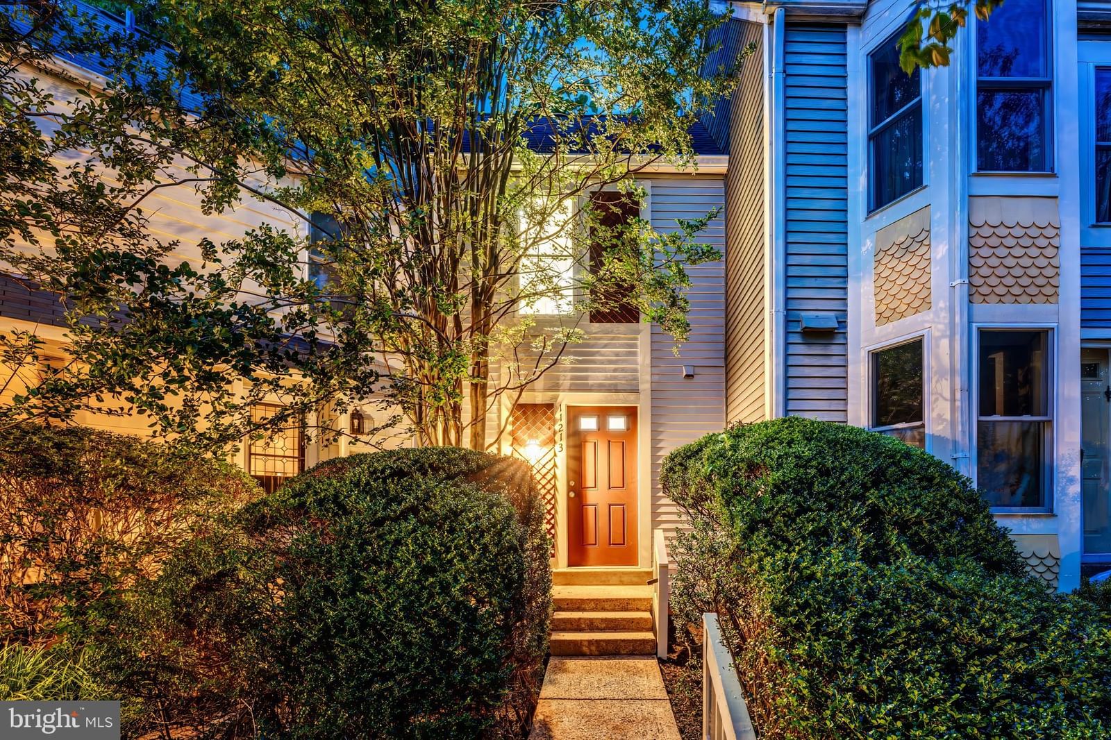 11213 SILENTWOOD LN, RESTON 20191, VA