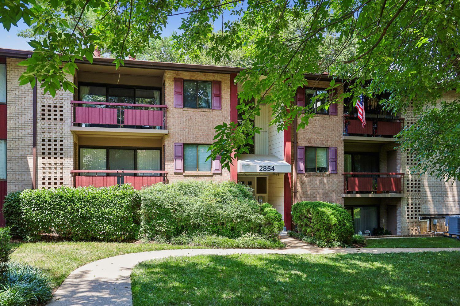 2854 DOVER LN, FALLS CHURCH 22042, VA
