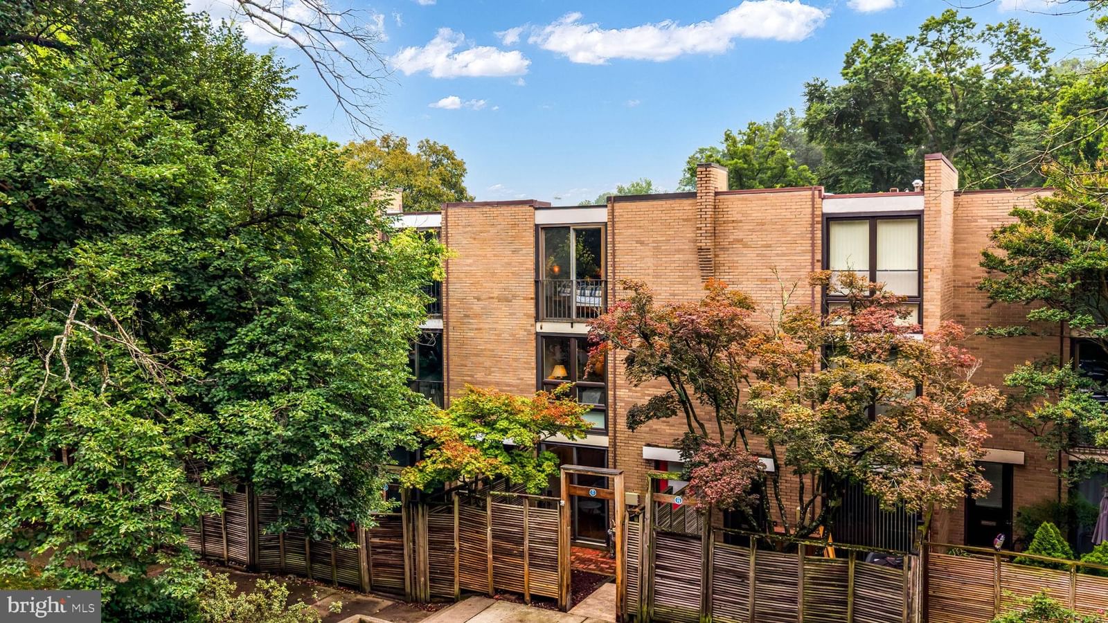 11471 W WASHINGTON PLZ W, RESTON 20190, VA
