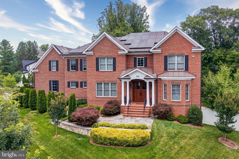 1515 BROOKHAVEN DRIVE