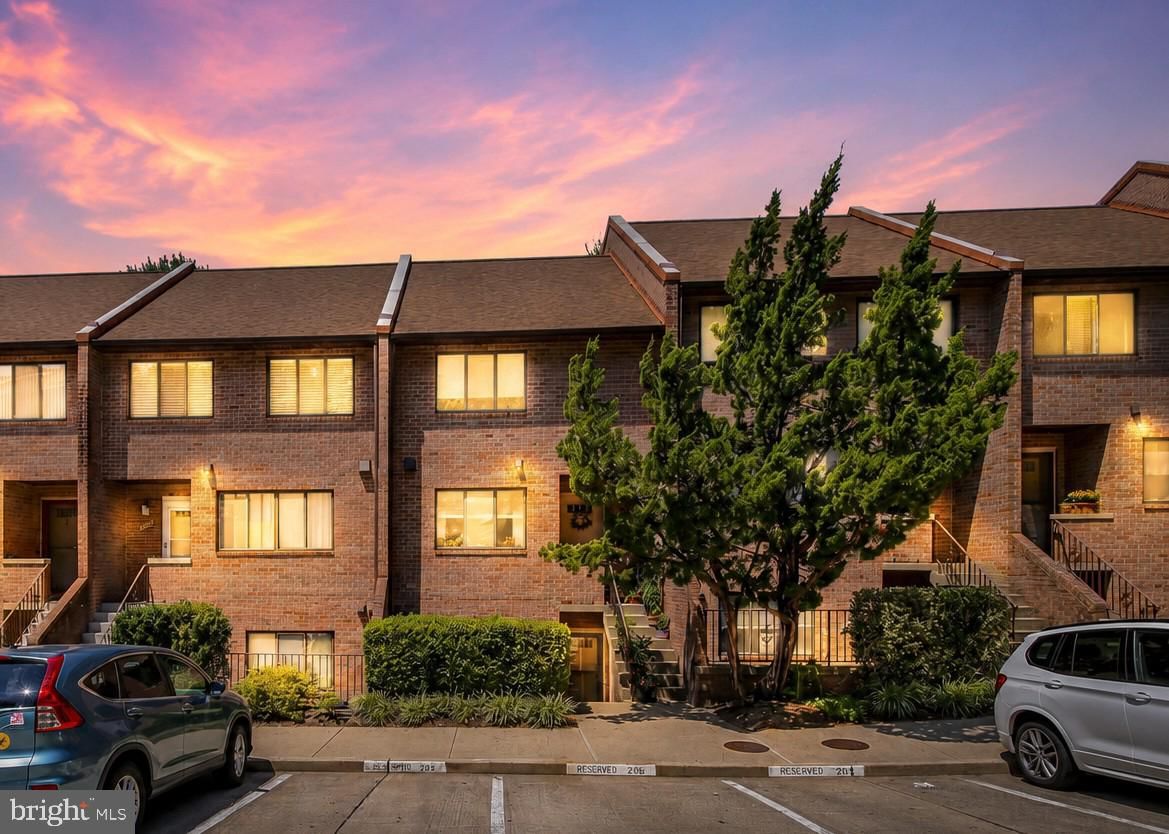 3708 STEPPES CT, FALLS CHURCH 22041, VA