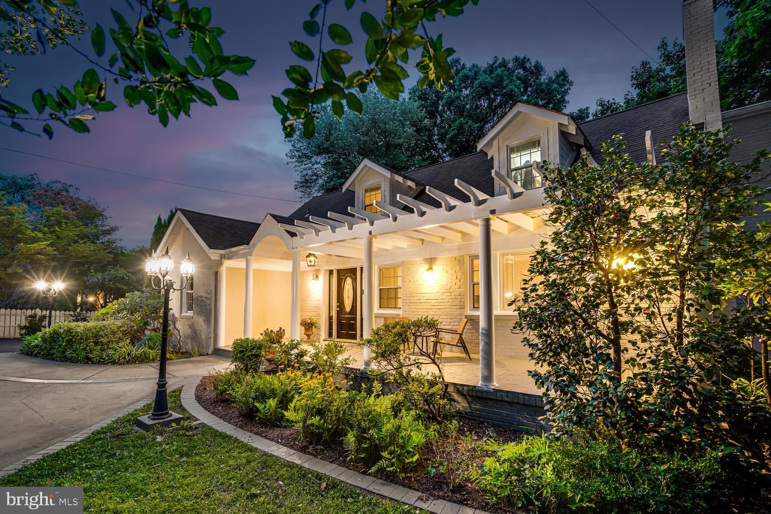8049 IDYLWOOD RD, DUNN LORING 22027, VA