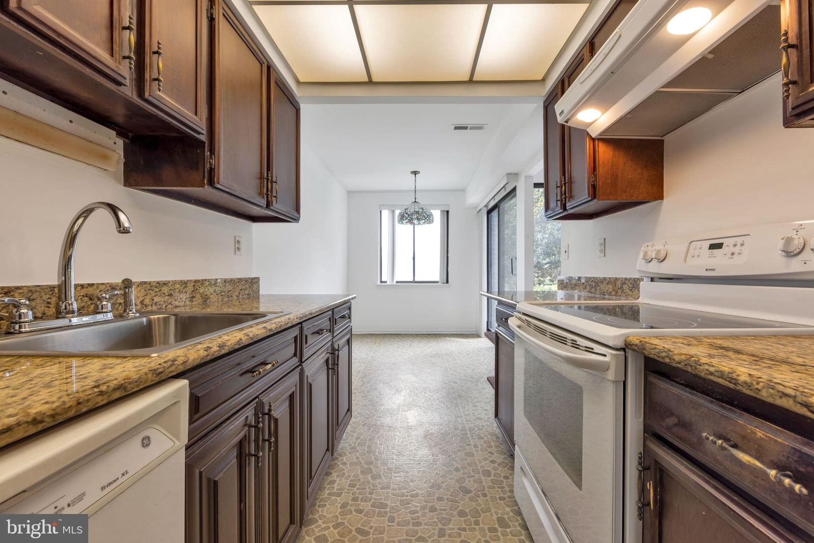 2817 JERMANTOWN ROAD #105 photograph