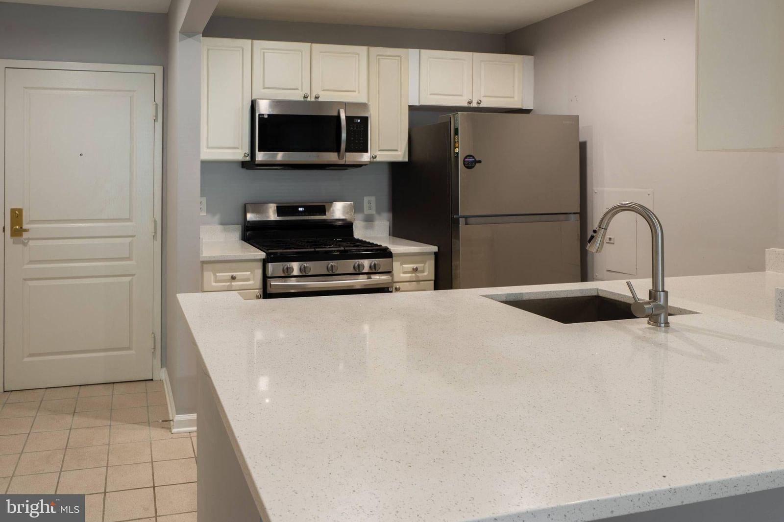 5565 SEMINARY ROAD #415 photograph