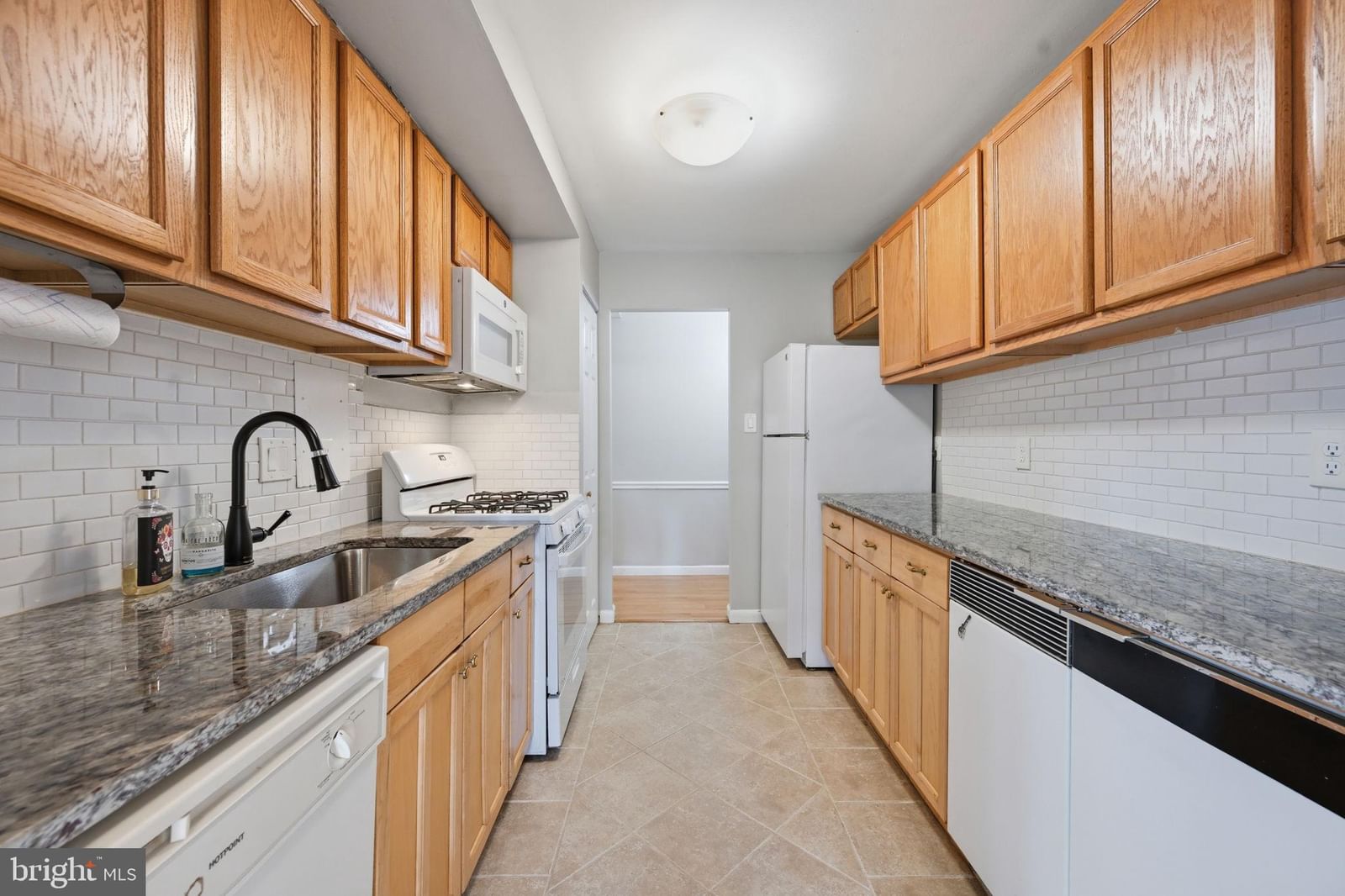 2845 WINDSOR DRIVE #103 photograph