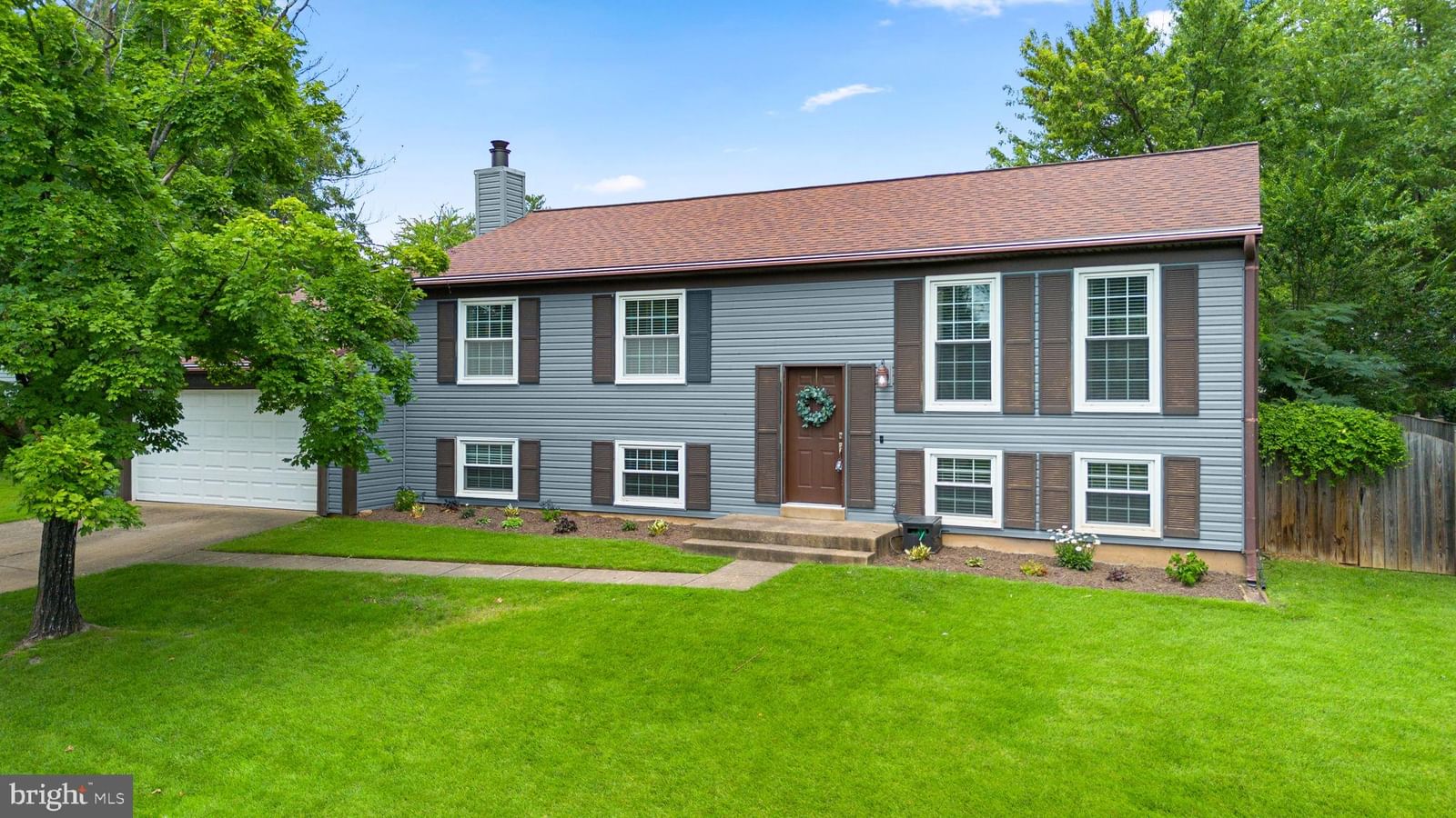 1236 SUMMERFIELD DR, HERNDON 20170, VA