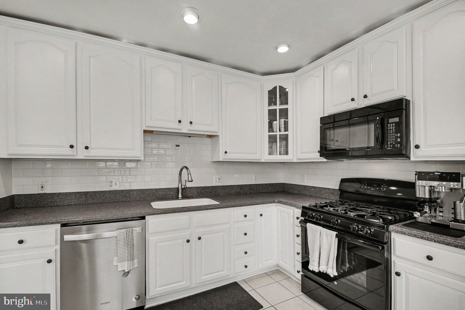 6035 TERRAPIN PLACE #303 photograph