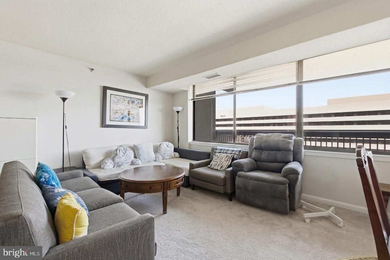 3709 SOUTH GEORGE MASON DRIVE #1115E photograph
