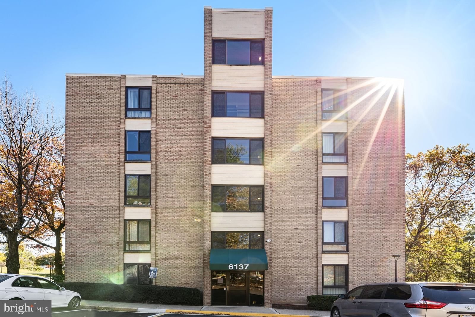 6137 LEESBURG PIKE #506 photograph
