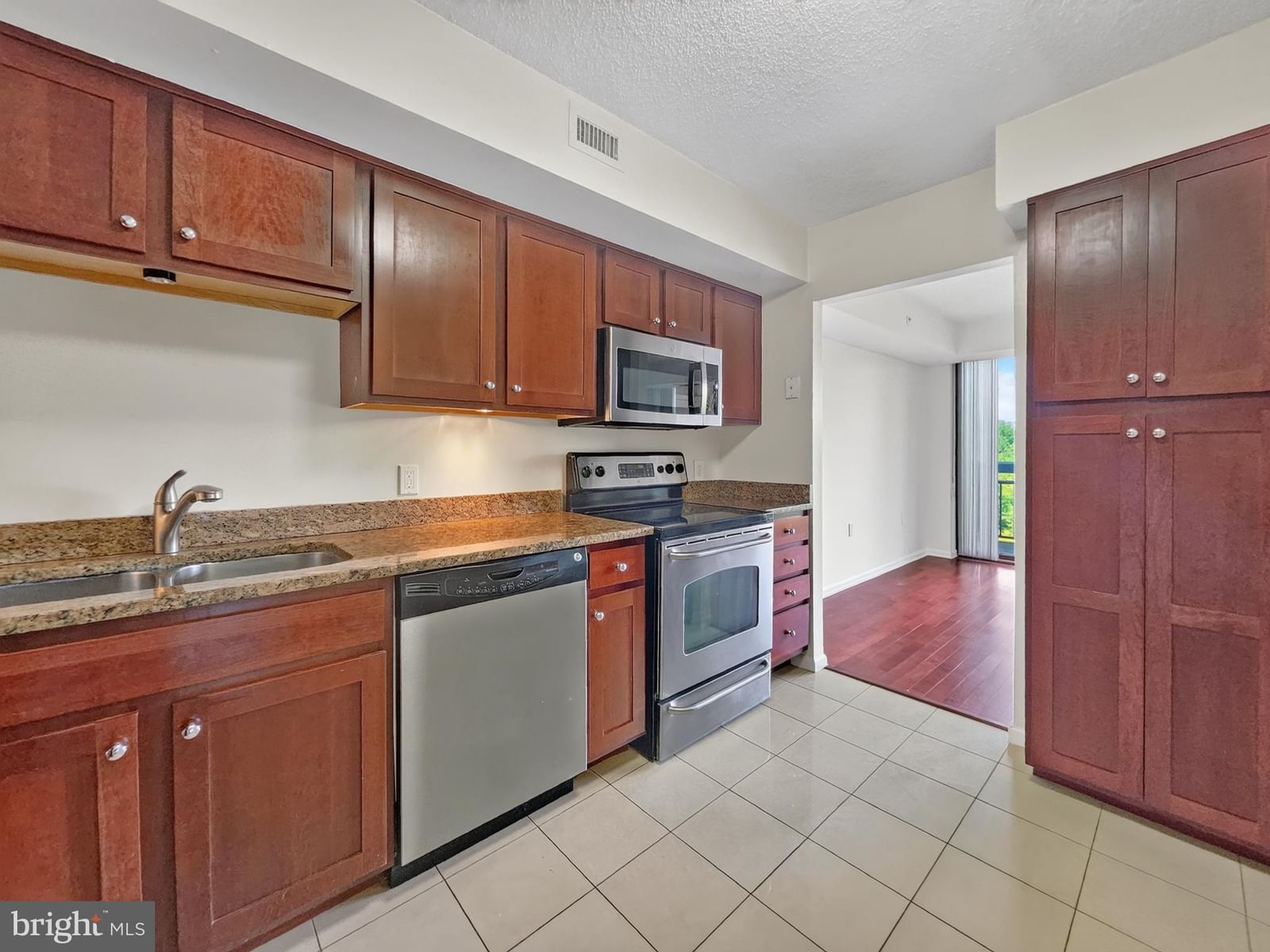 2230 GEORGE C MARSHALL DRIVE #829 photograph