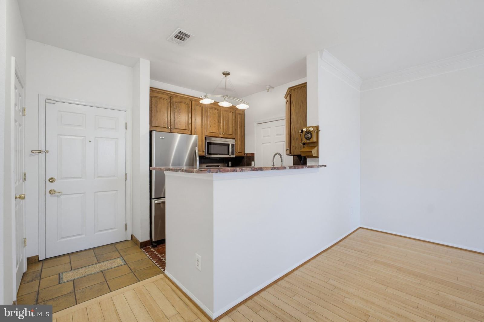 1570 SPRING GATE DRIVE #7109 photograph