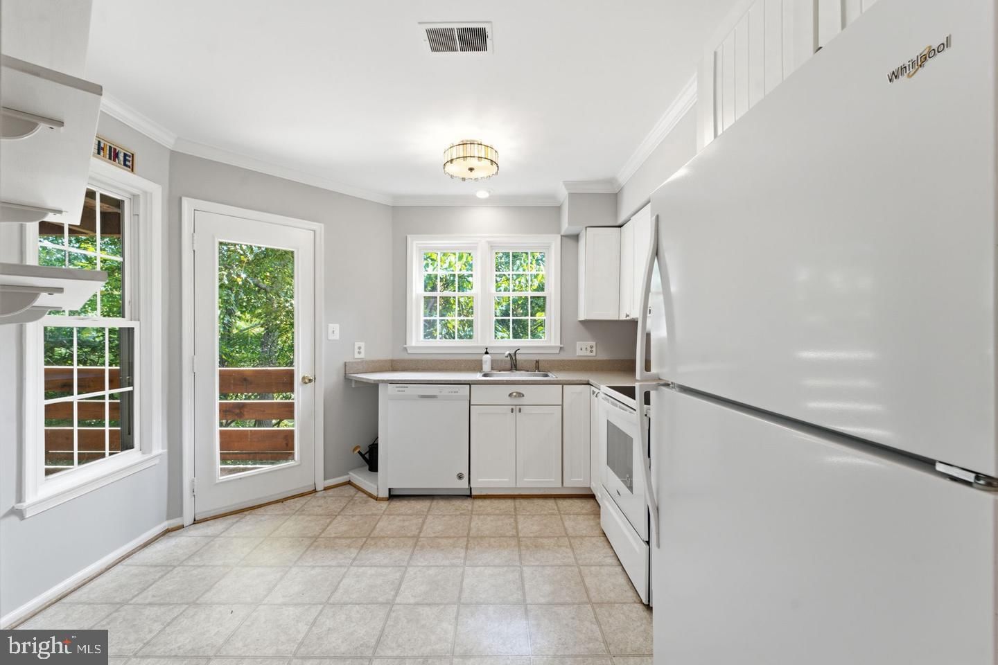 11200 BEAVER TRAIL COURT photograph