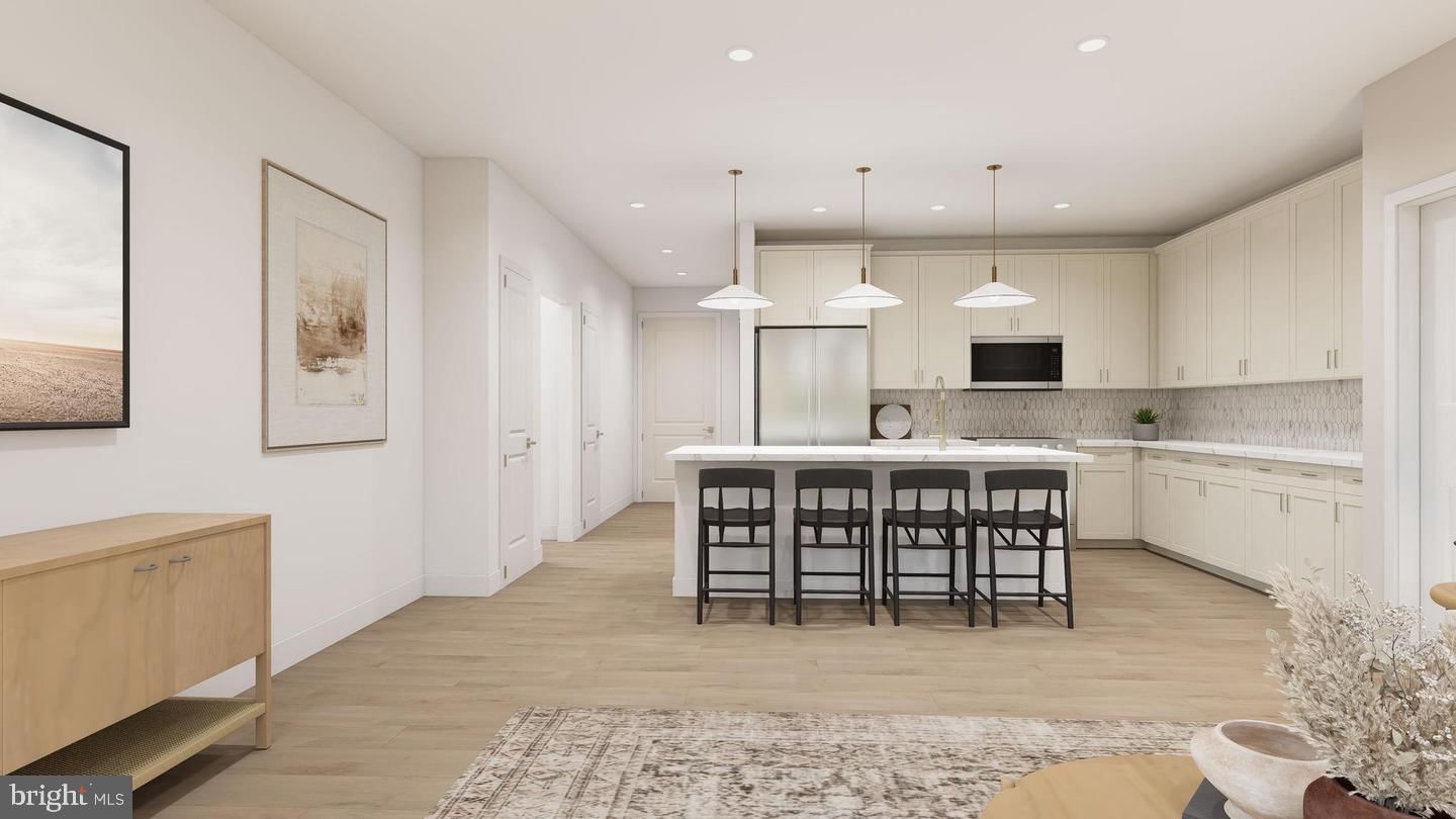 9475B SPRAGUE AVENUE #4 photograph
