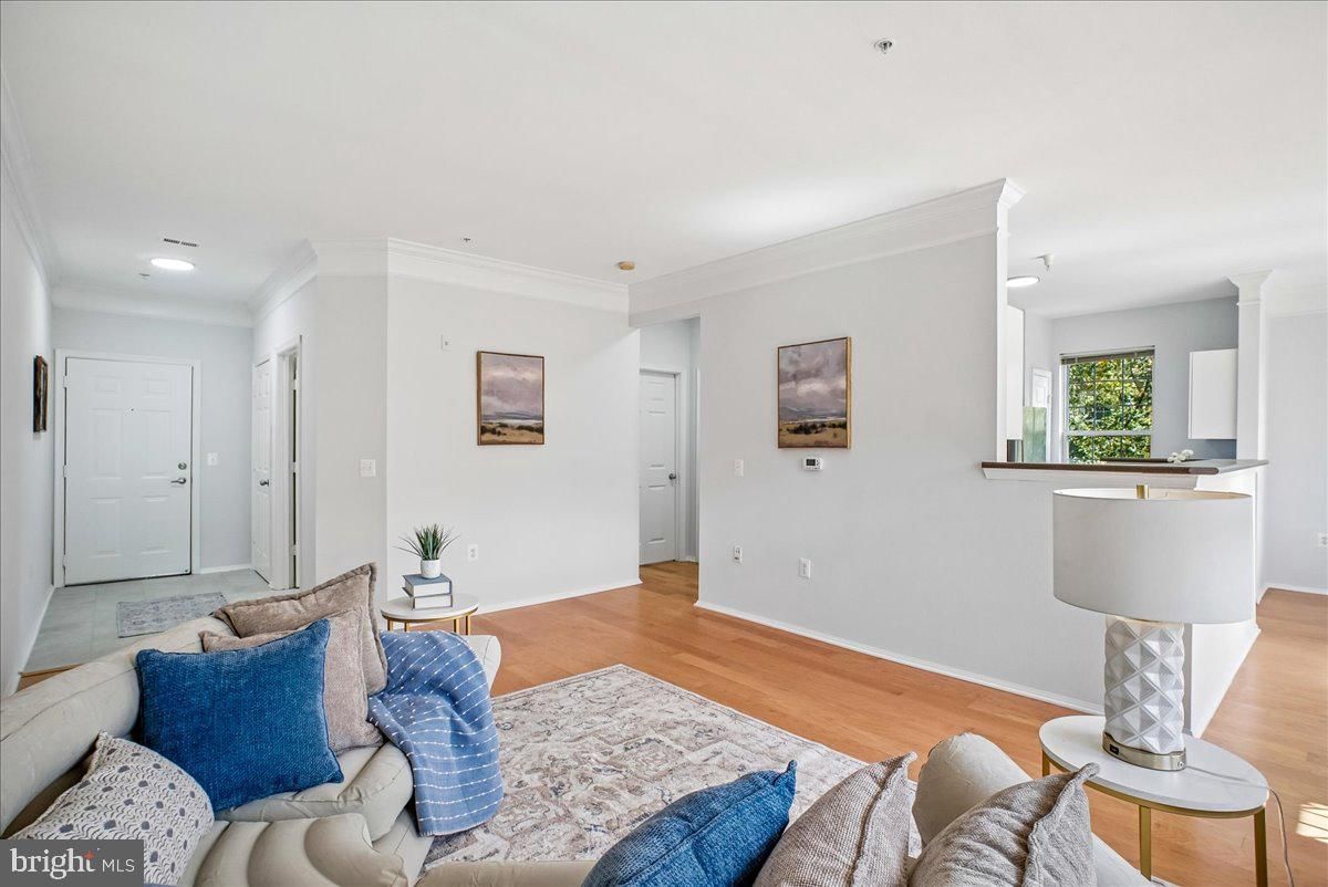 3021 NICOSH CIRCLE #1401 photograph