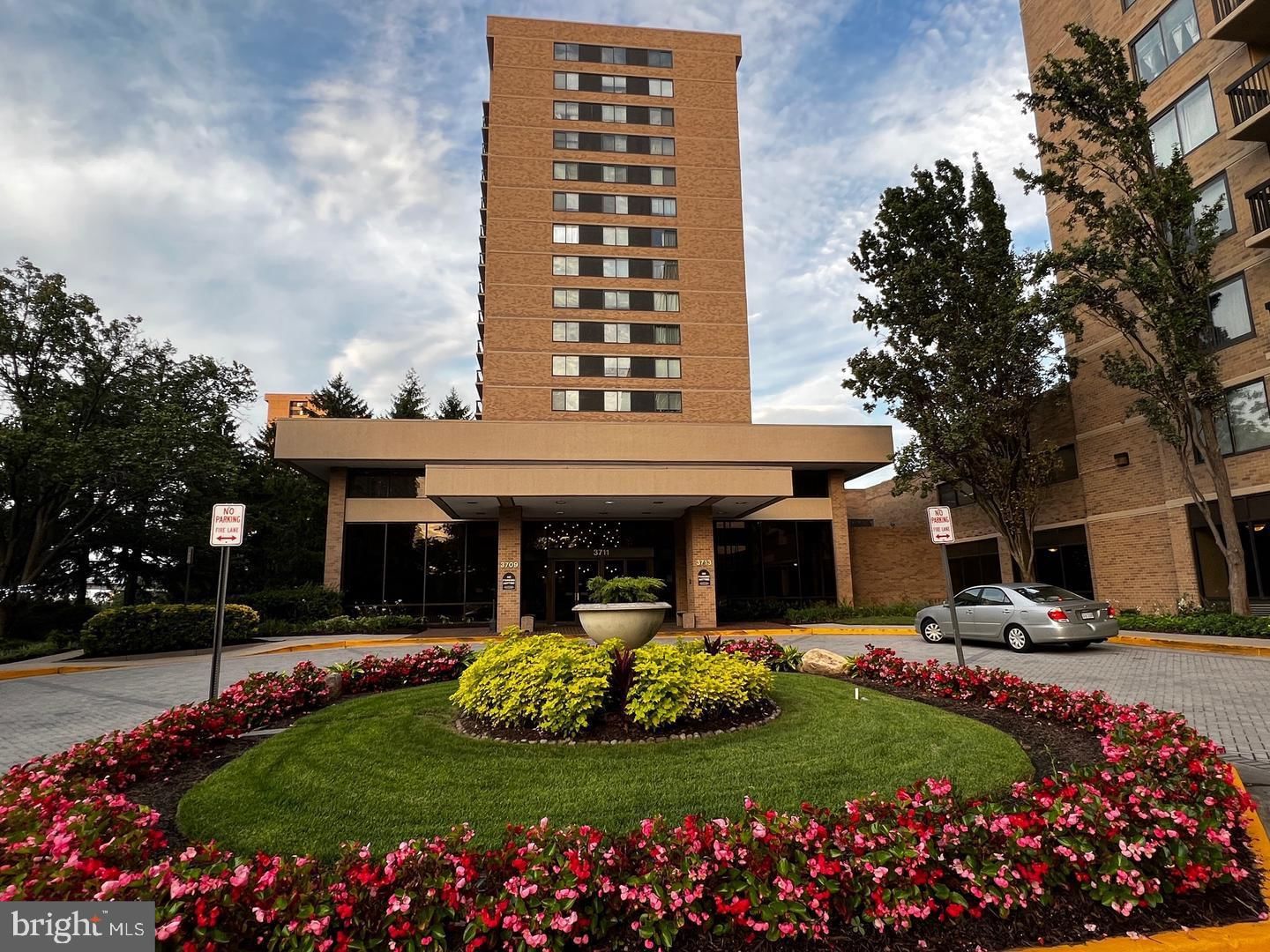 3709 S GEORGE MASON DRIVE #205E photograph