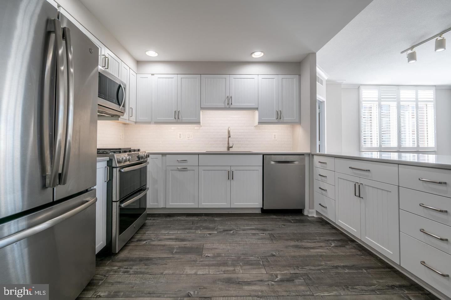4480 MARKET COMMONS DRIVE #416 photograph