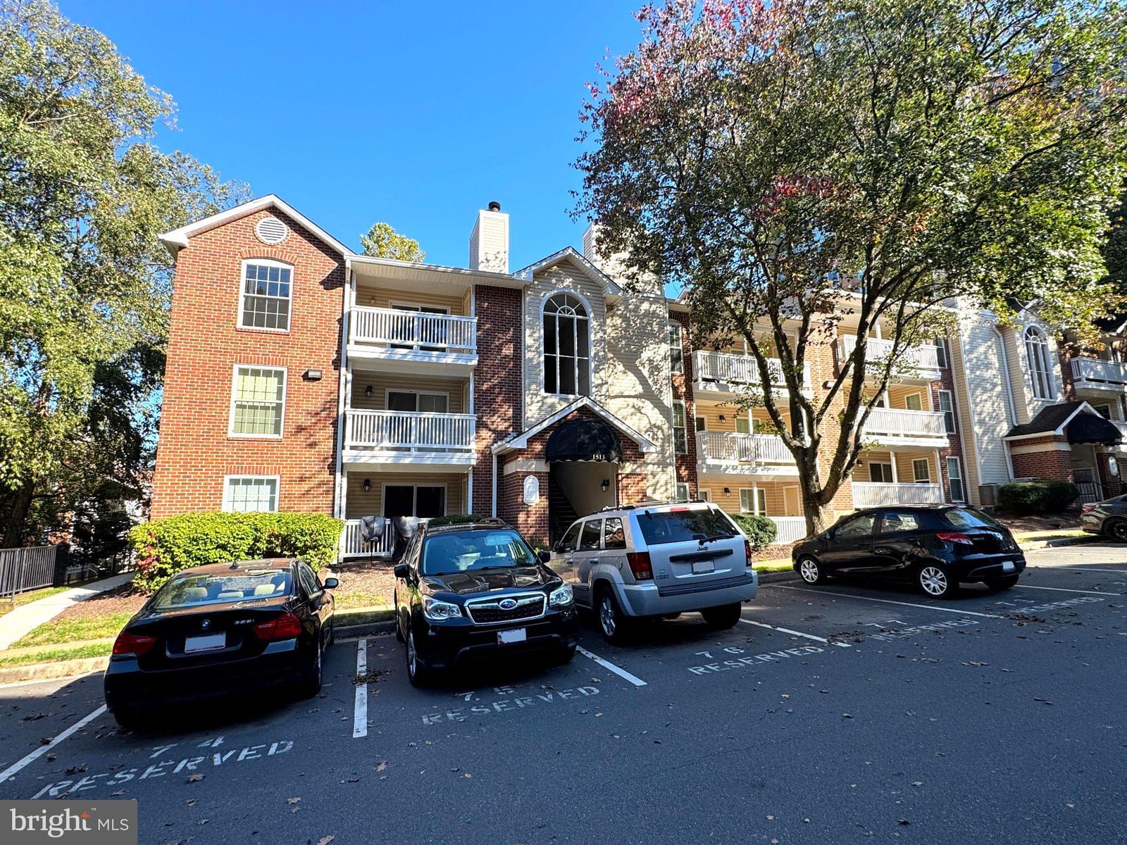 1513 LINCOLN WAY #301A photograph