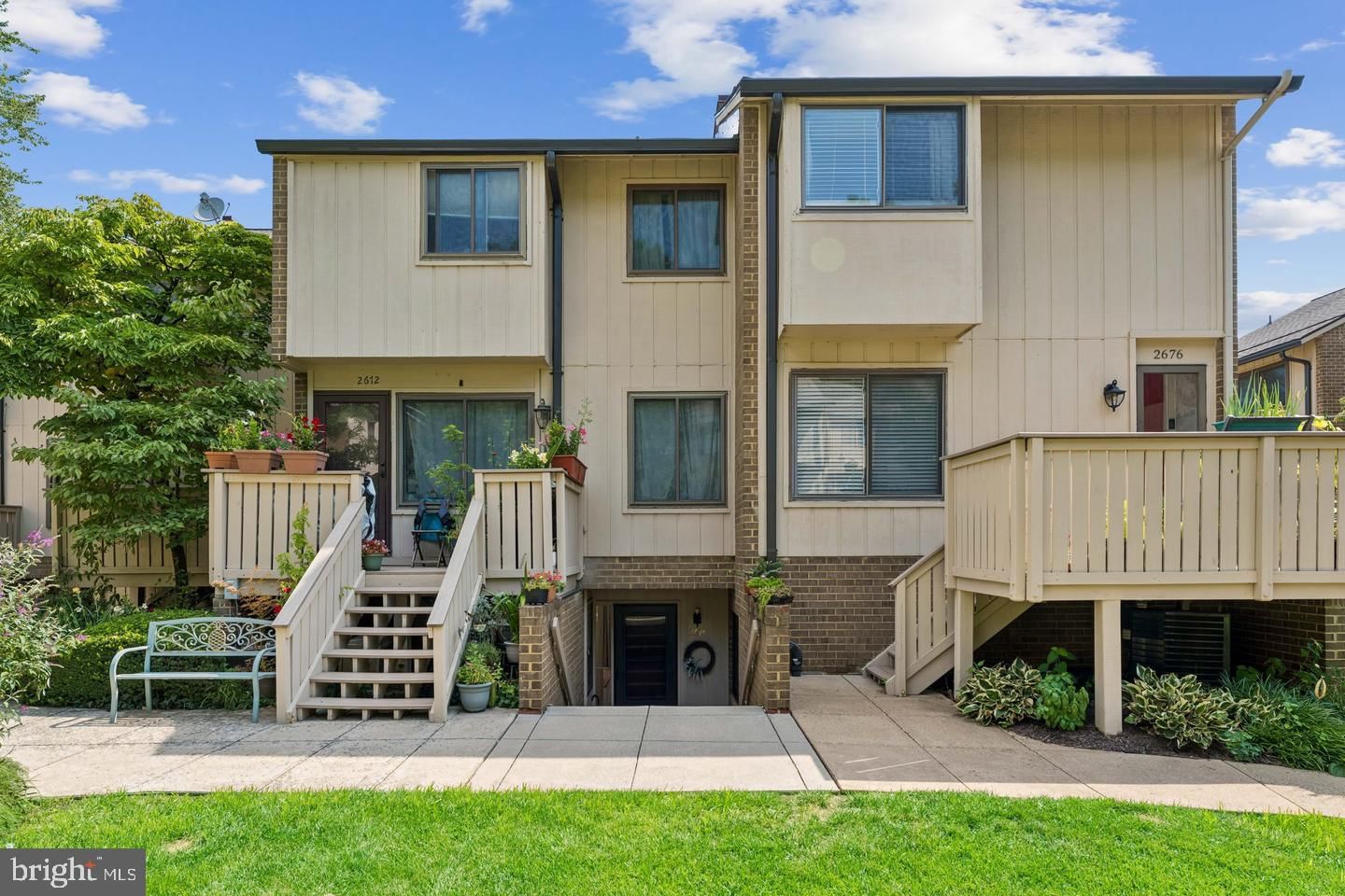 2674 GLENGYLE DRIVE #53 photograph