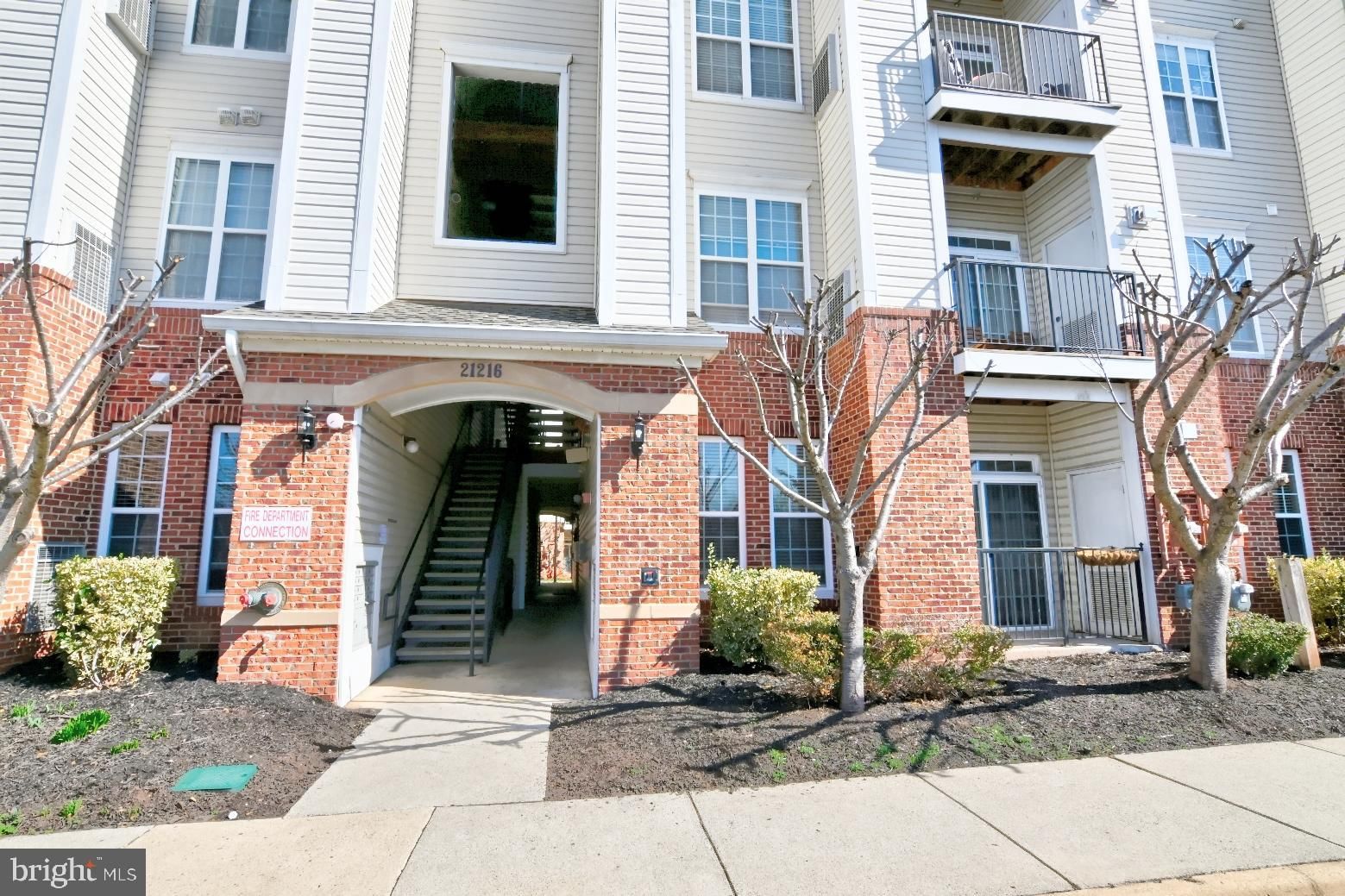 21216 MCFADDEN SQ, STERLING 20165, VA