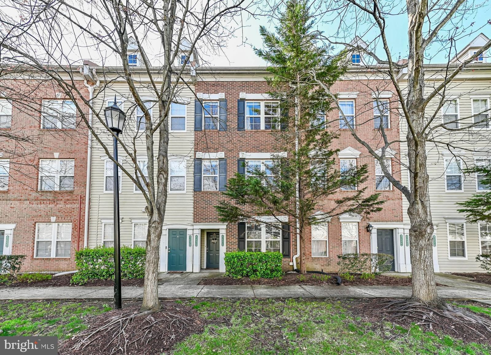 42526 MAYFLOWER TER, BRAMBLETON 20148, VA