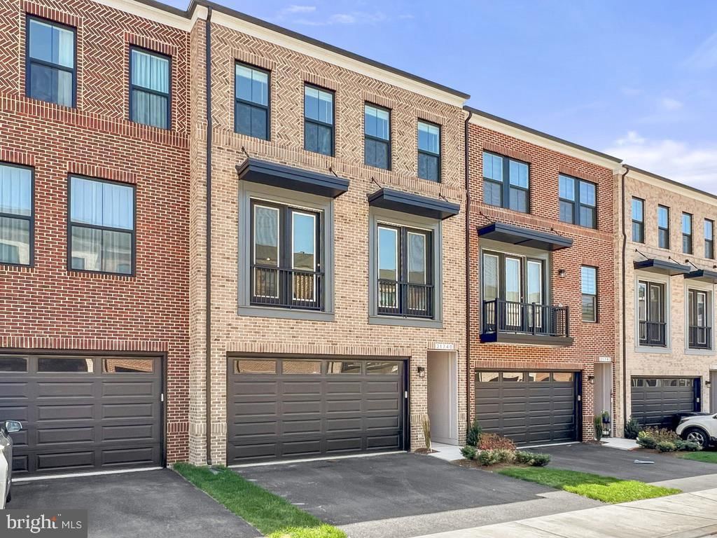 21740 CHARING CROSS TER, BROADLANDS 20148, VA