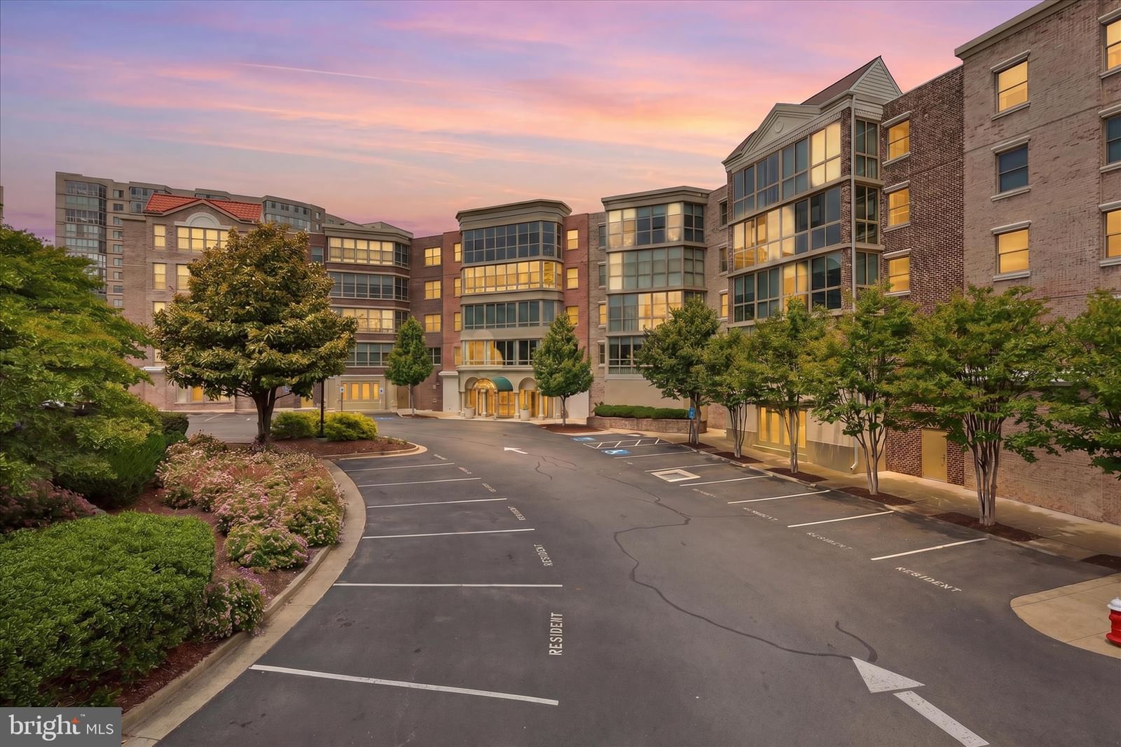 19350 MAGNOLIA GROVE SQ, LEESBURG 20176, VA