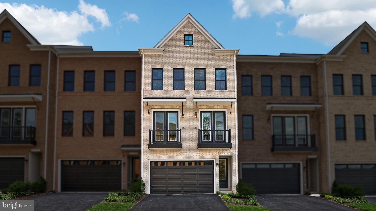 42200 SHINING STAR SQ, ASHBURN 20148, VA