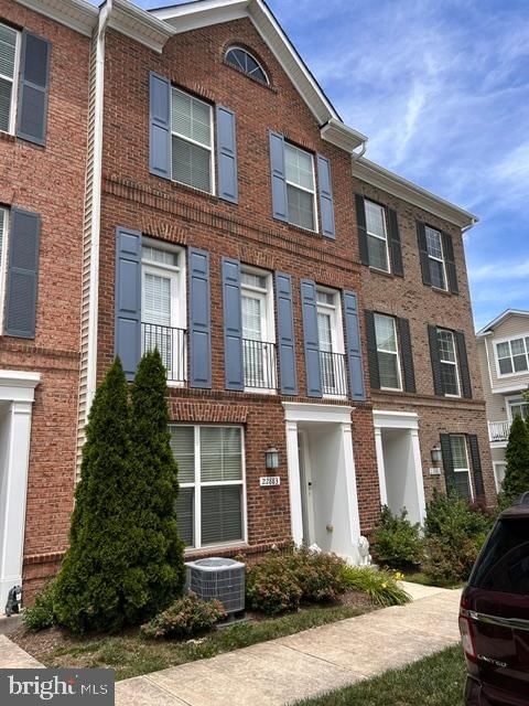 22883 EILEEN SQ, STERLING 20166, VA