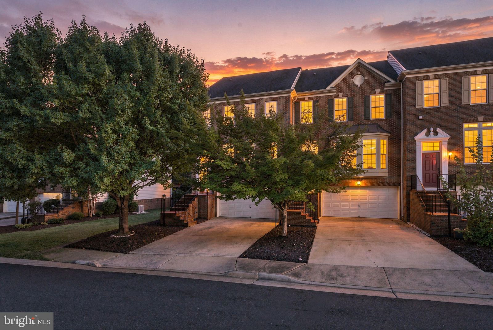 19232 KEPHARTS MILL TER, LEESBURG 20176, VA