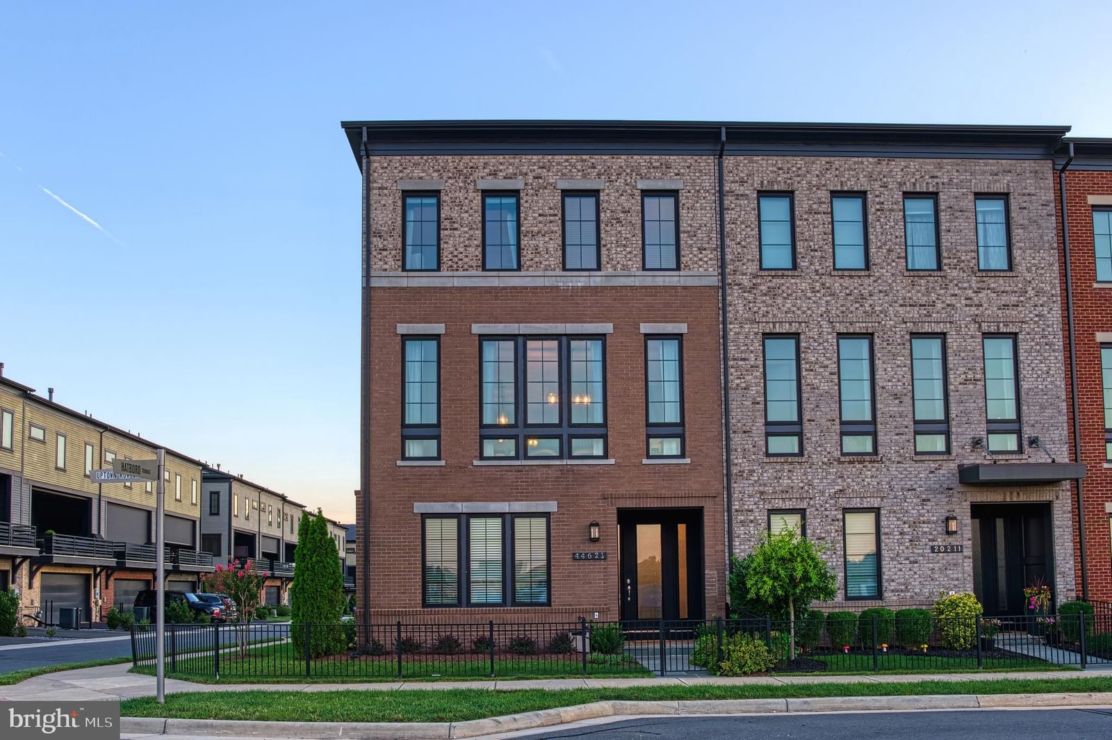 44621 UPTOWN ROW DR, ASHBURN 20147, VA