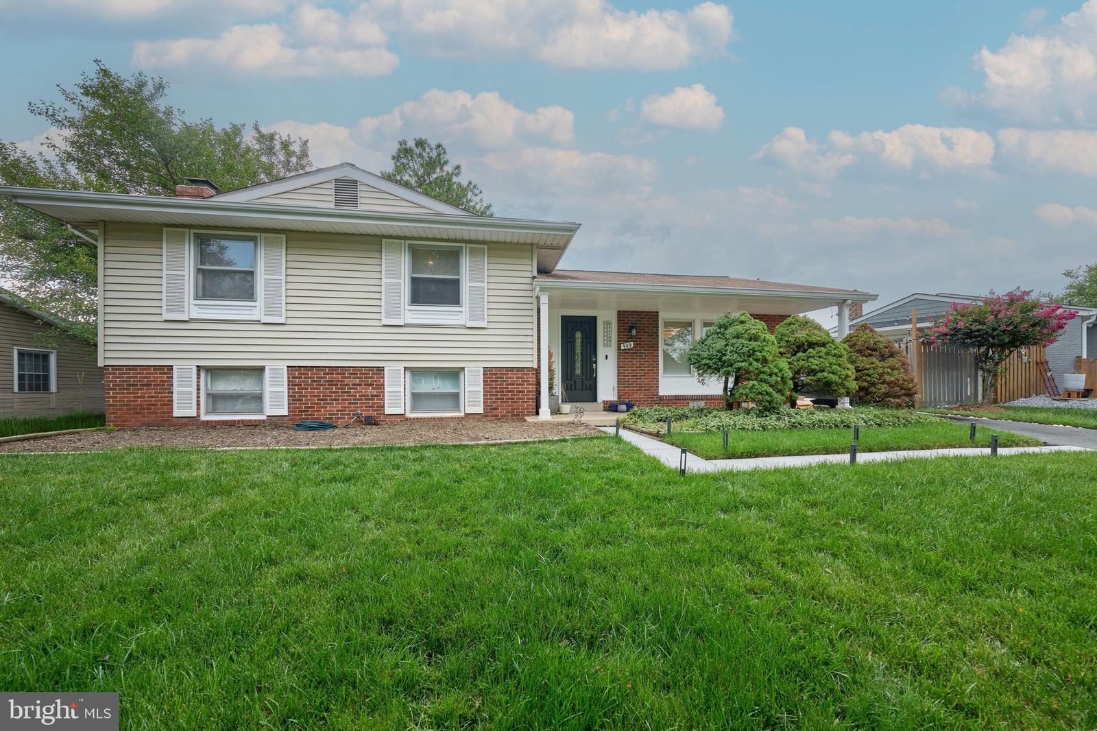 909 N VERNON ST, STERLING 20164, VA