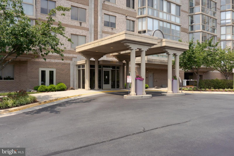 19355 CYPRESS RIDGE TERRACE Unit 905