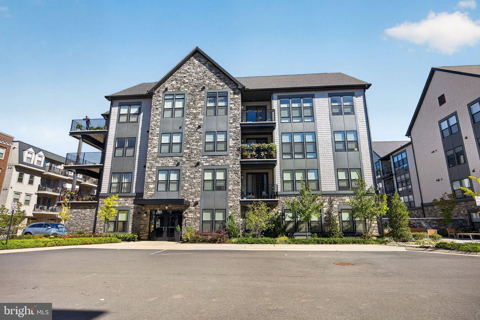 23650 HAVELOCK WALK TERRACE #405 photograph