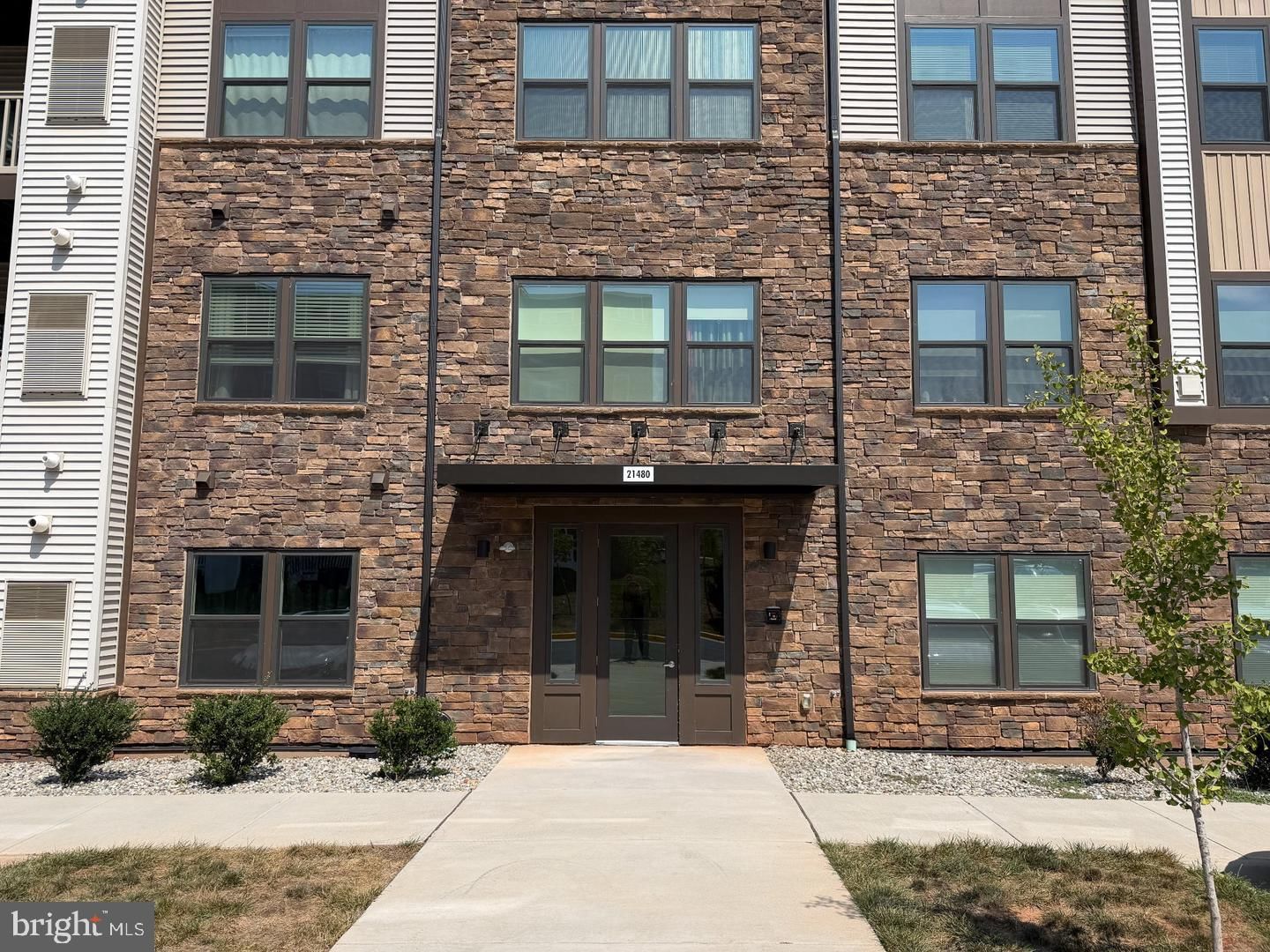 21480 MOUNT STERLING TERRACE #402 photograph