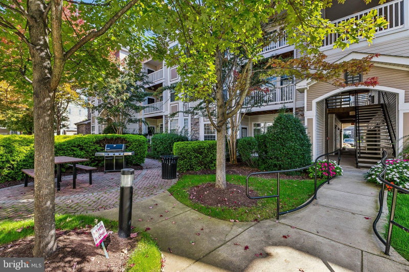 507 SUNSET VIEW TERRACE SE Unit 104