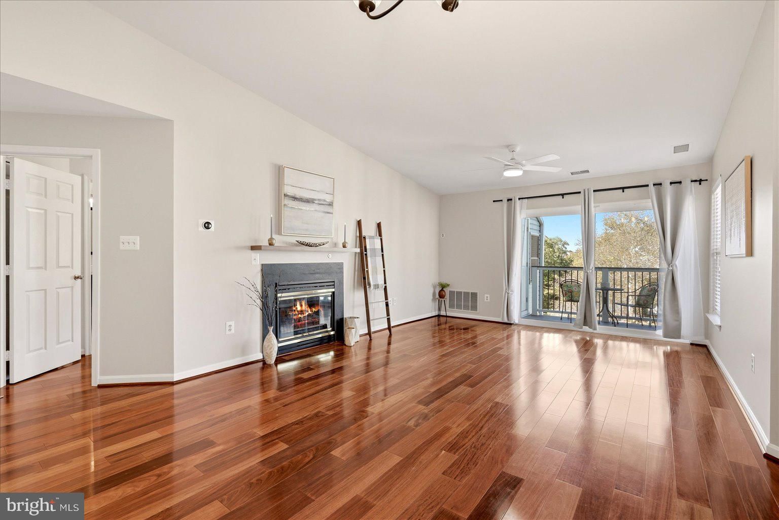 44118 NATALIE TERRACE #302 photograph