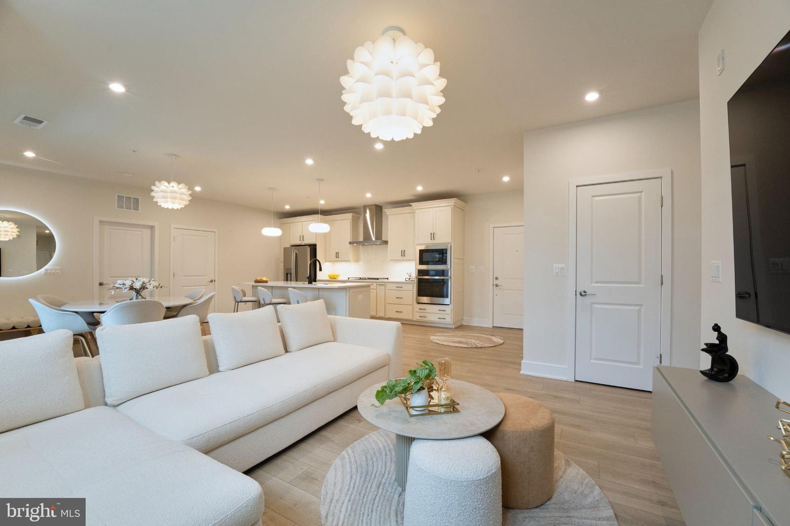 23640 BOLTON CRESCENT TERRACE #105 photograph