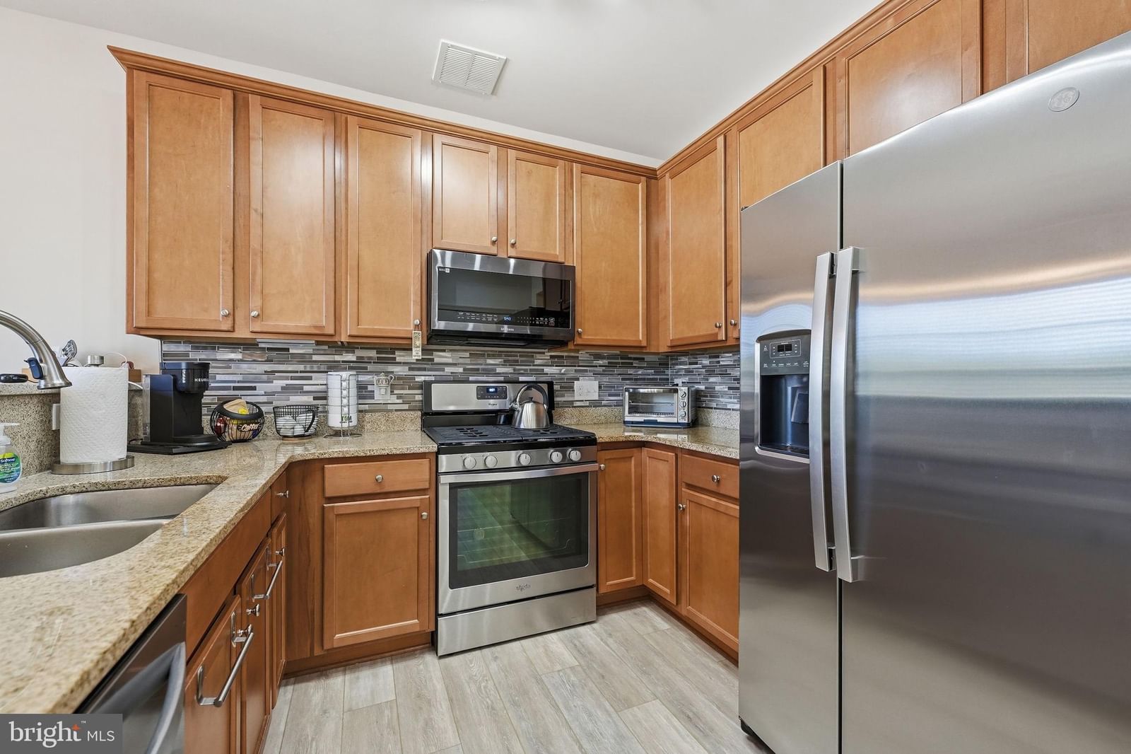 9202 CHARLESTON DRIVE #207 photograph