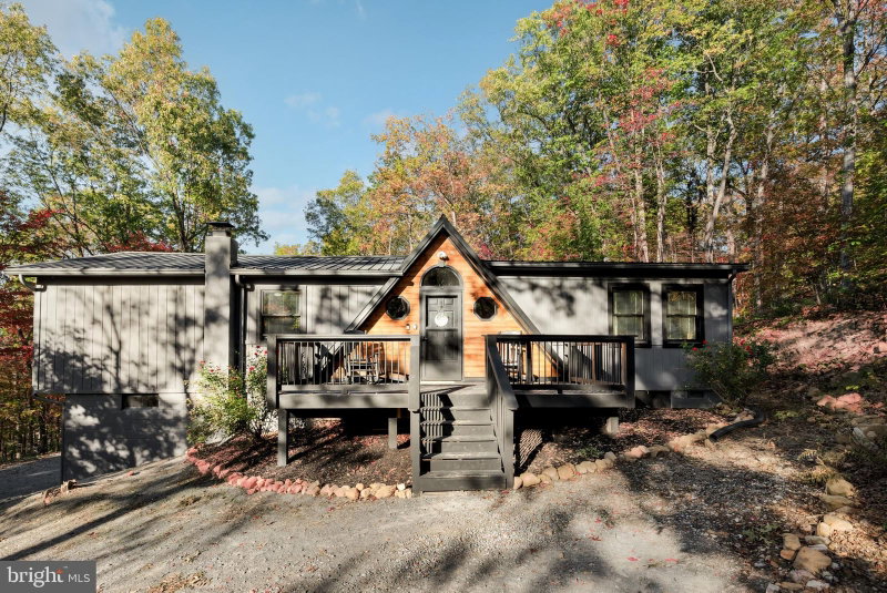 140 WILDWOOD LANE