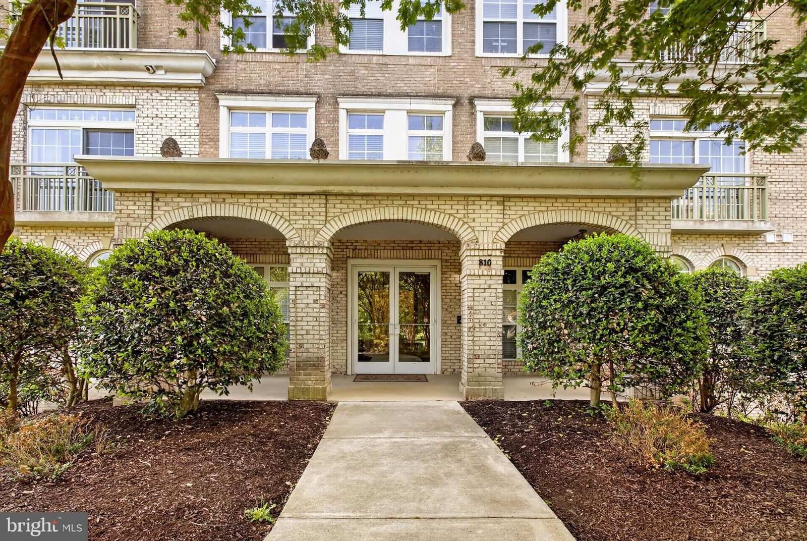 810 BELMONT BAY DRIVE #302 photograph