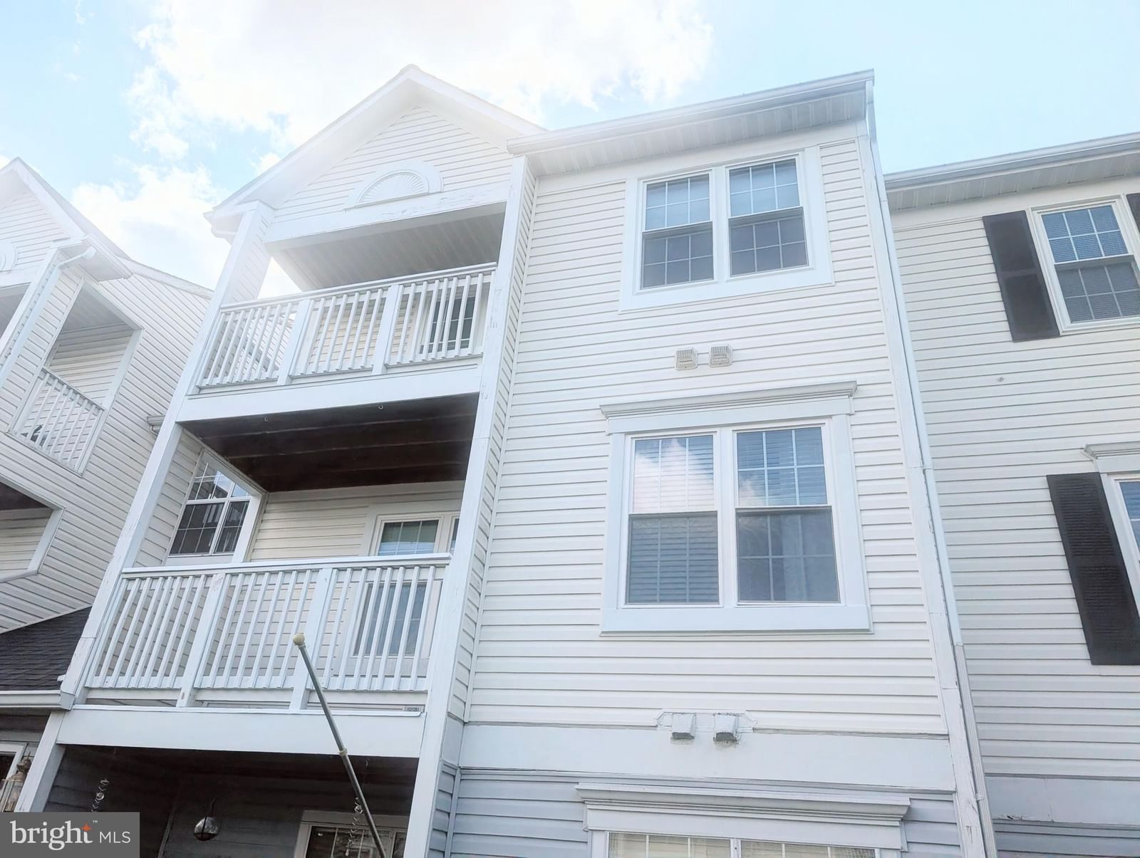 8050 LISLE DRIVE photograph