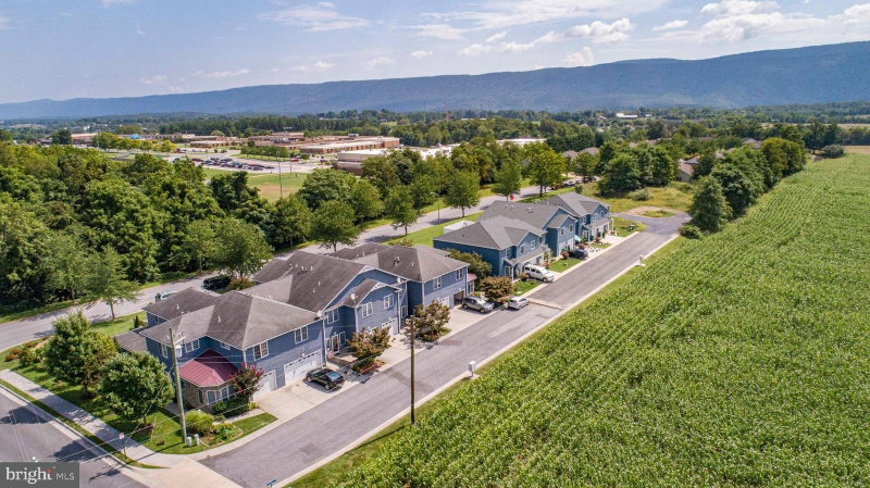 248 PARKSIDE COURT