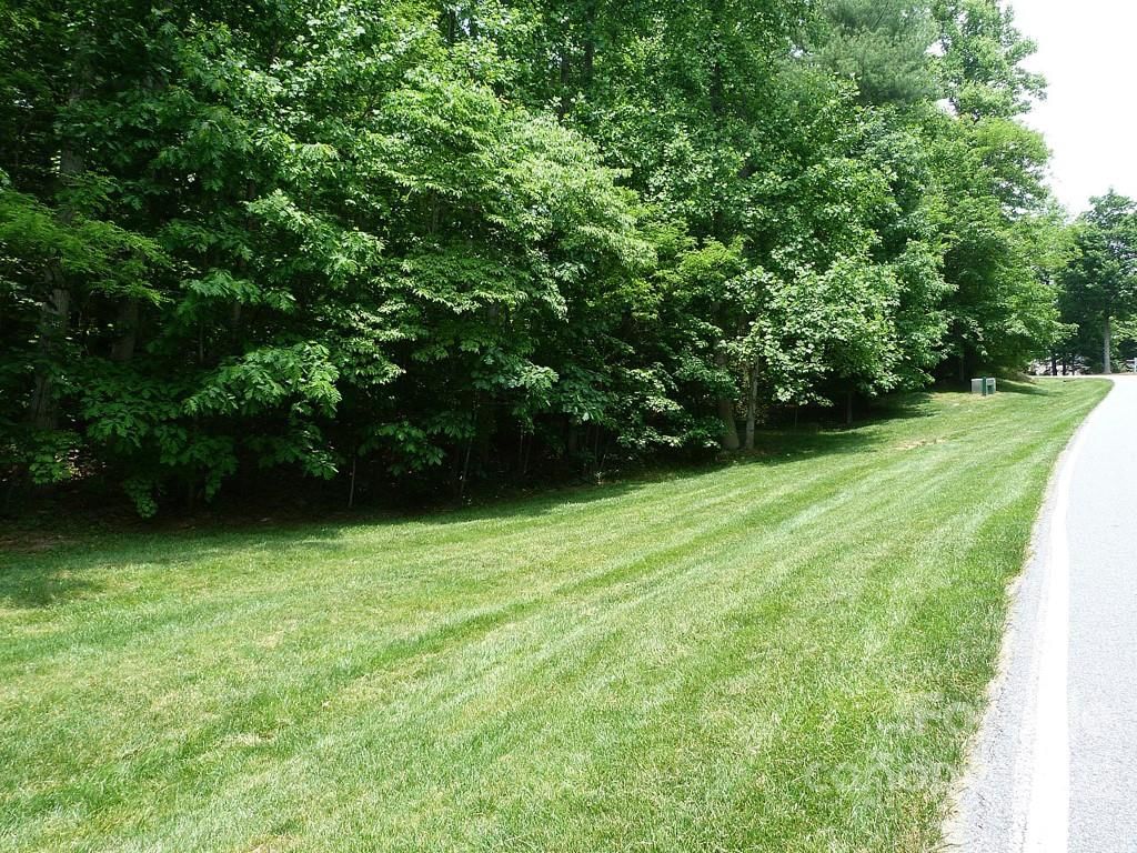 201 BENT PINE Trace #180, Hendersonville, NC 28739