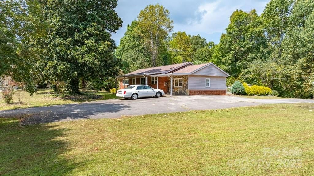 489 Ned Mcgimsey Road, Nebo, NC 28761 - Photo 2