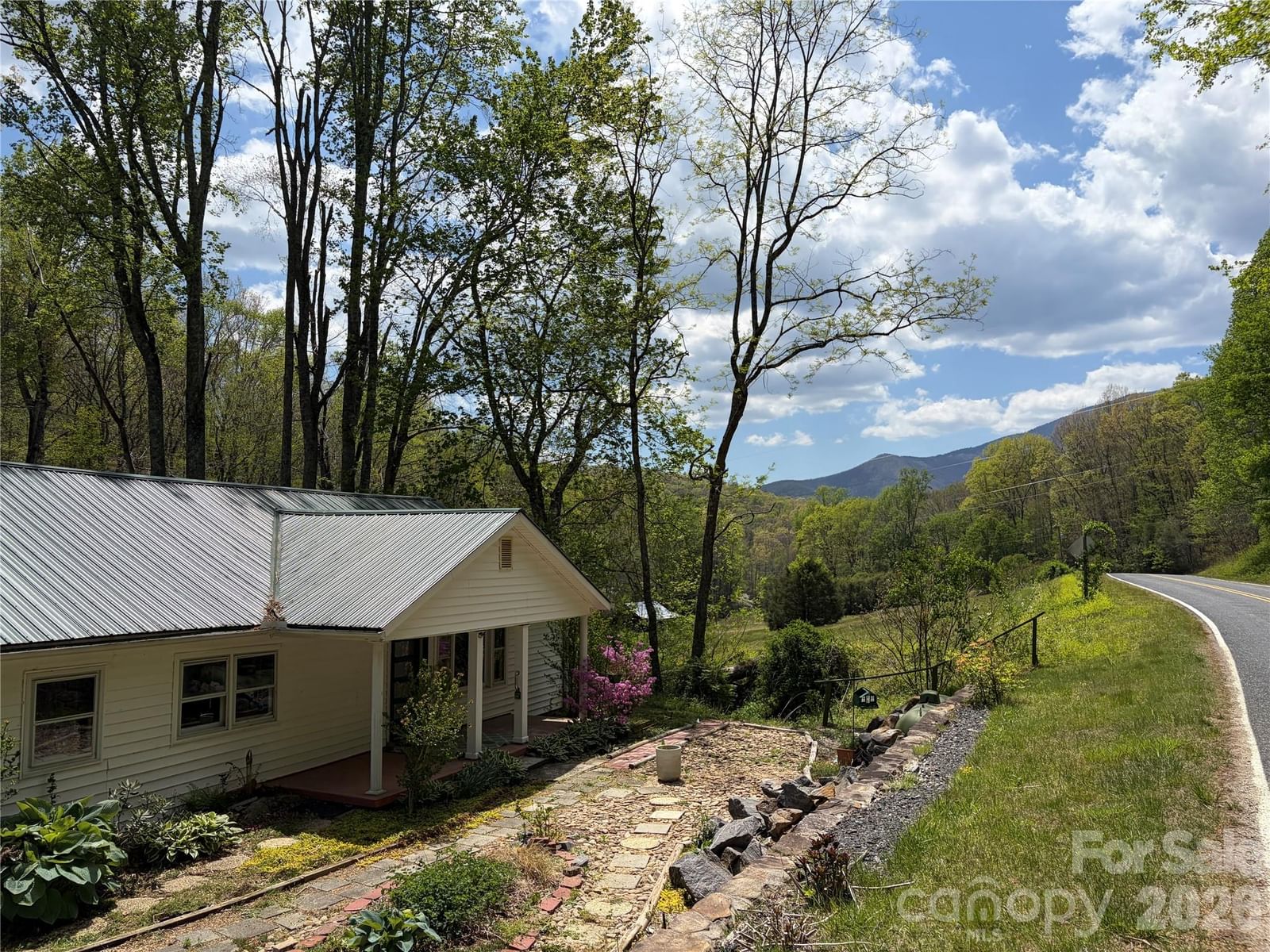 524 Clear Creek Road, Burnsville, NC 28714 - Photo 2