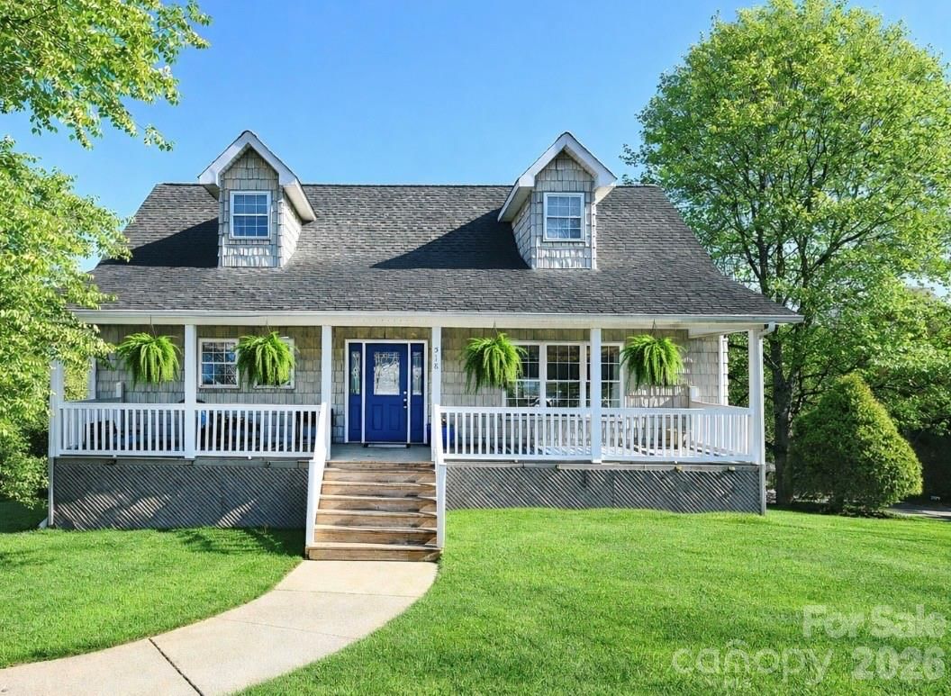 518 30th Avenue Circle, Hickory, NC 28601