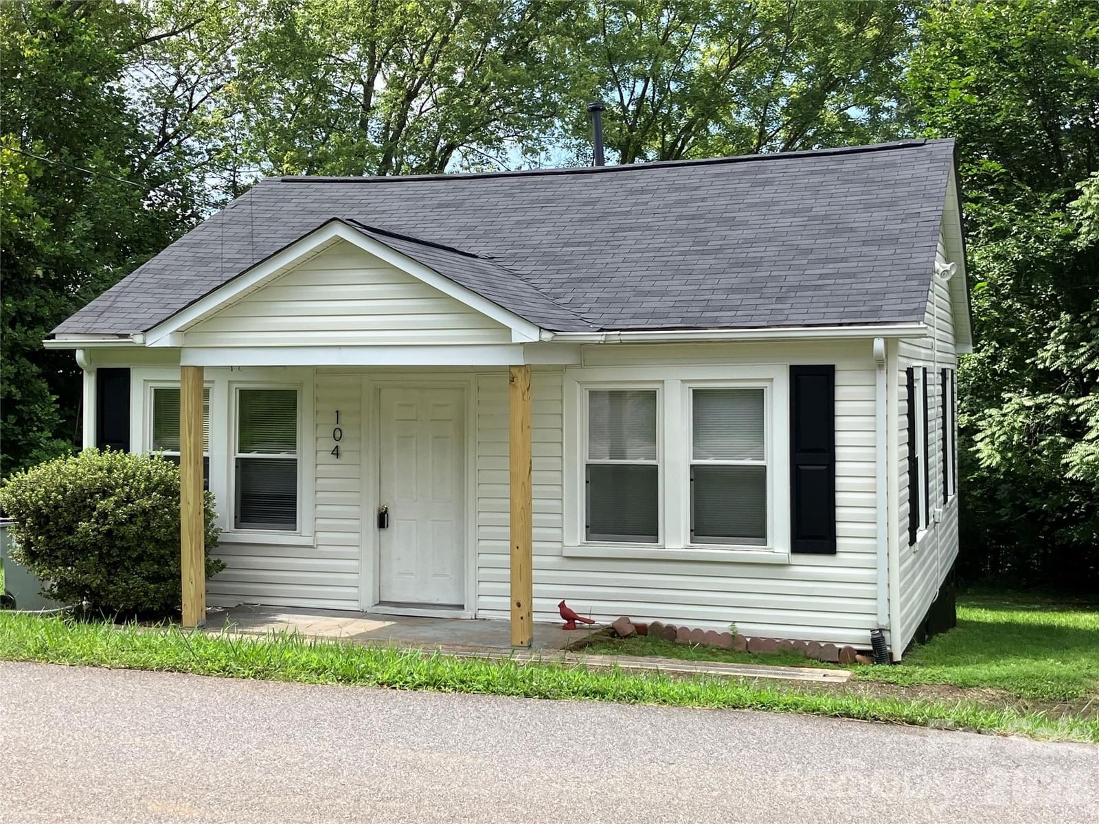 104 Countryside Drive, Lenoir, NC 28645